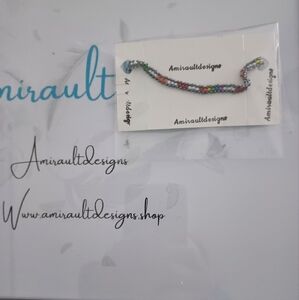 Flat beaded fitted bracelet